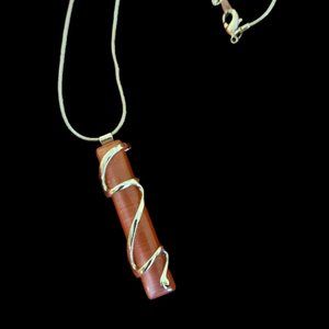 Pink irridescent pendant necklace